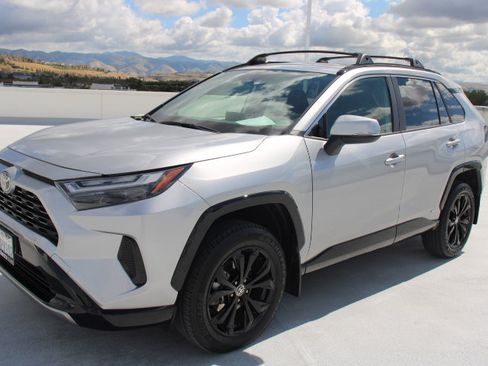 Certified 2025 Toyota RAV4 SE w/ Convenience Package image 6