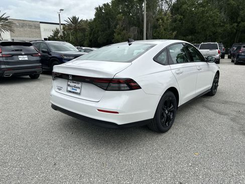 Used 2025 Honda Accord SE image 6