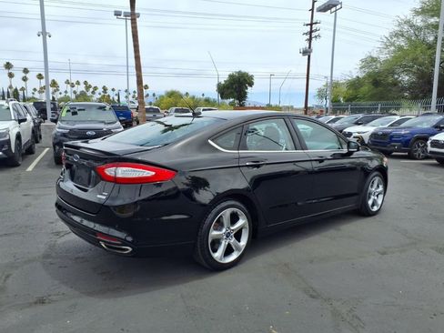 Used 2016 Ford Fusion SE AWD/4WD image 10