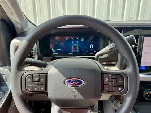 New 2026 Ford F250 XLT w/ XLT Premium Package AWD/4WD image 23