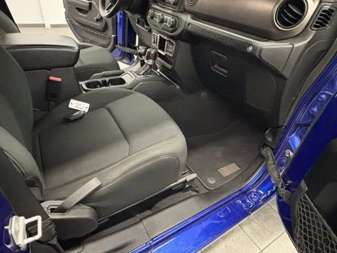 Used 2020 Jeep Wrangler Sport image 32