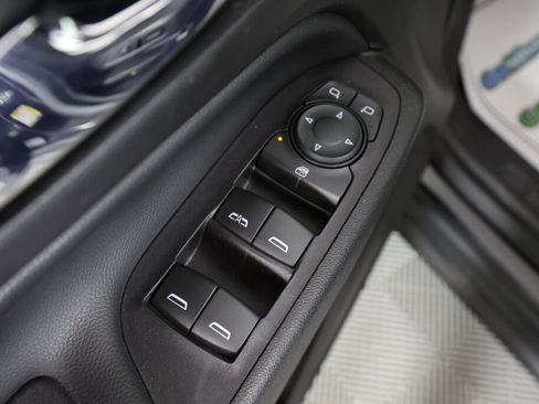 Used 2018 Chevrolet Equinox LT FWD image 32