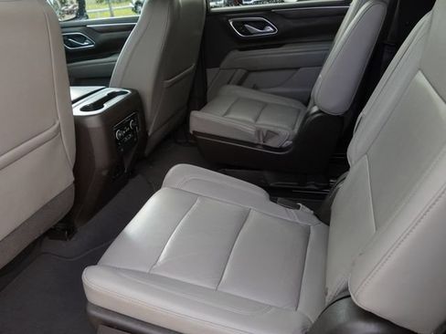 Used 2021 Chevrolet Suburban Z71 w/ Luxury Package AWD/4WD image 13