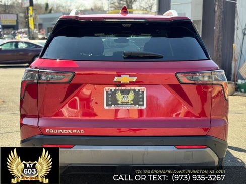 Used 2025 Chevrolet Equinox LT w/ Convenience Package II image 4