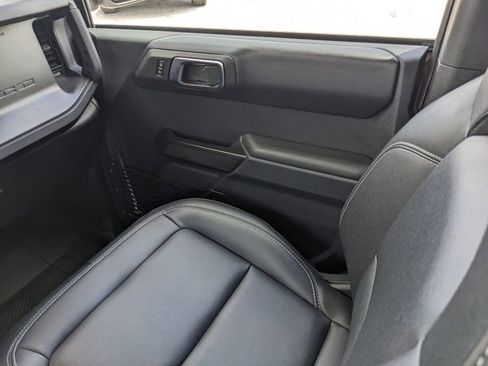 Used 2025 Ford Bronco Badlands w/ Sasquatch Package AWD/4WD image 16