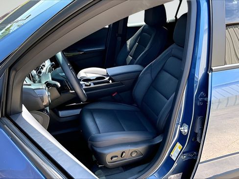 Used 2026 Chevrolet Equinox LT w/ Convenience Package II FWD image 18