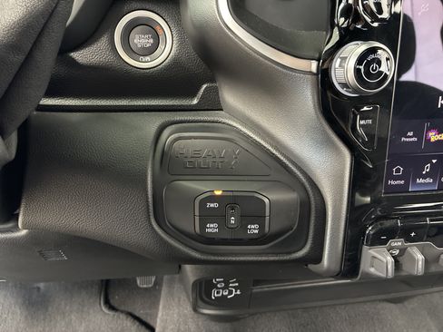 Used 2025 RAM 2500 Big Horn AWD/4WD image 22