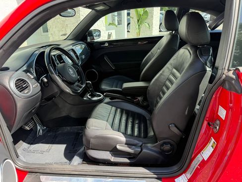 Used 2012 Volkswagen Beetle Turbo FWD image 19