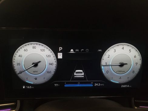 Used 2025 Hyundai Elantra Limited FWD image 23