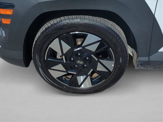 Used 2025 Hyundai Kona SEL FWD image 23