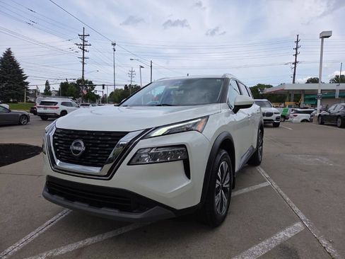 Used 2023 Nissan Rogue SV w/ SV Premium B Package AWD/4WD image 5