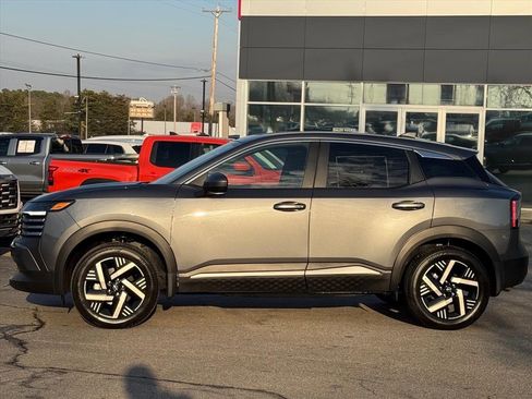 New 2025 Nissan Kicks SV image 6