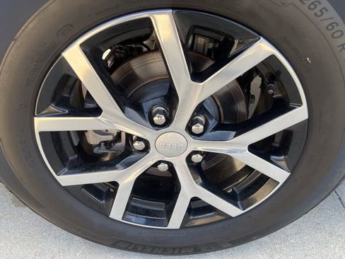 Used 2024 Jeep Grand Cherokee Limited w/ Trailer Tow Package image 7