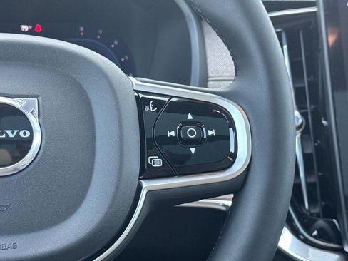 Certified 2025 Volvo XC90 B5 Core w/ Climate Package image 9