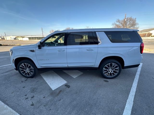 New 2026 GMC Yukon XL Denali w/ Sun & Power Step Package AWD/4WD image 9
