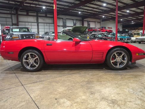 Used 1991 Chevrolet Corvette Convertible RWD image 10