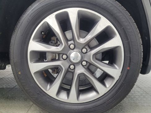 Used 2017 Jeep Grand Cherokee Overland image 31