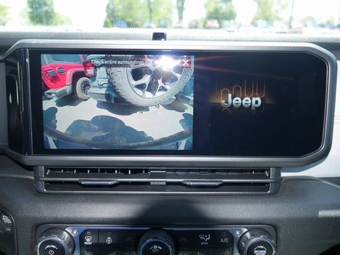 Used 2024 Jeep Wrangler Sport S image 5