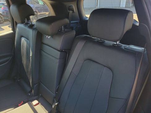 Certified 2021 Mercedes-Benz GLB 250 4MATIC image 13