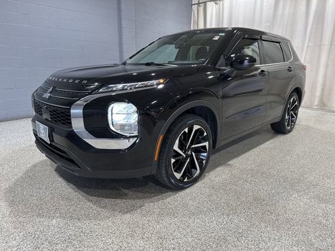 Used 2022 Mitsubishi Outlander ES image 4