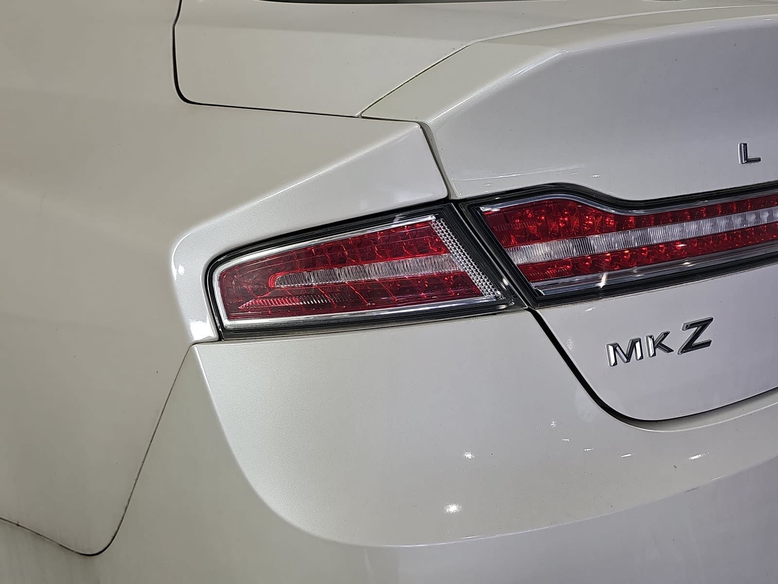 Used 2019 Lincoln MKZ Premiere FWD image 29