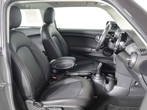Used 2020 MINI Cooper 2-Door Hardtop FWD image 6