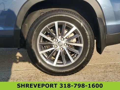 Used 2019 Toyota Highlander XLE FWD image 18