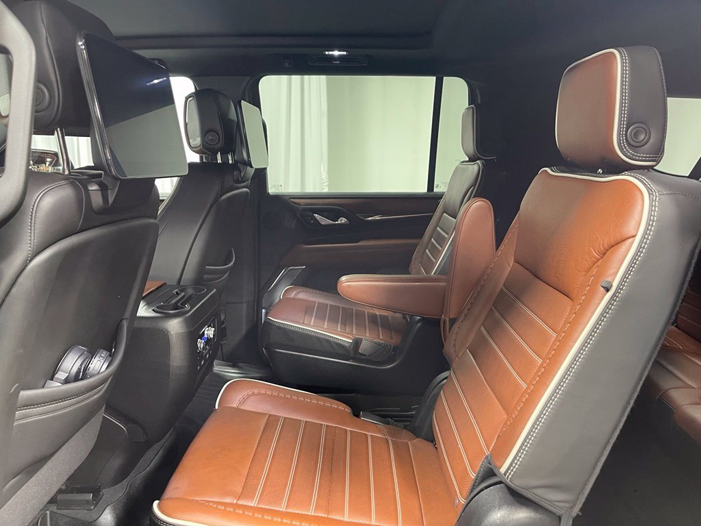 Used 2024 GMC Yukon XL Denali Ultimate AWD/4WD image 25