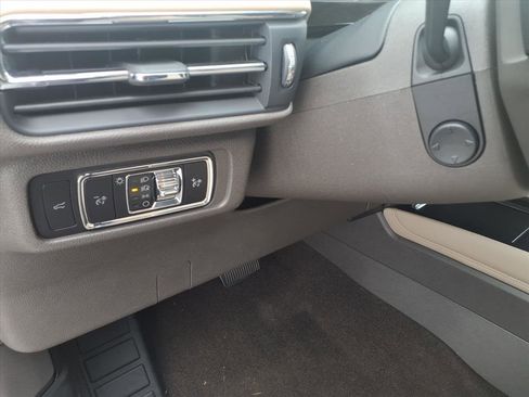 Certified 2023 Lincoln Corsair Standard w/ Equipment Group 101A image 13