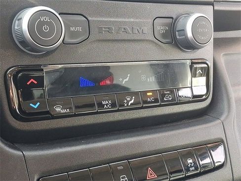 Used 2025 RAM ProMaster 2500 w/ Storage Group image 14