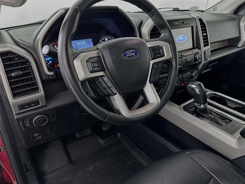Used 2019 Ford F150 Lariat image 9