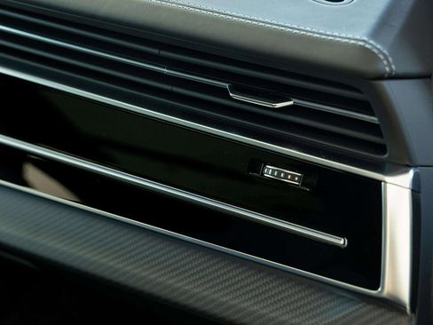 Used 2025 Audi RS Q8 performance image 18