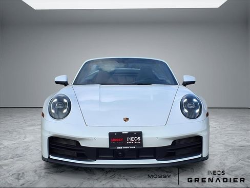 Used 2025 Porsche 911 Carrera image 2