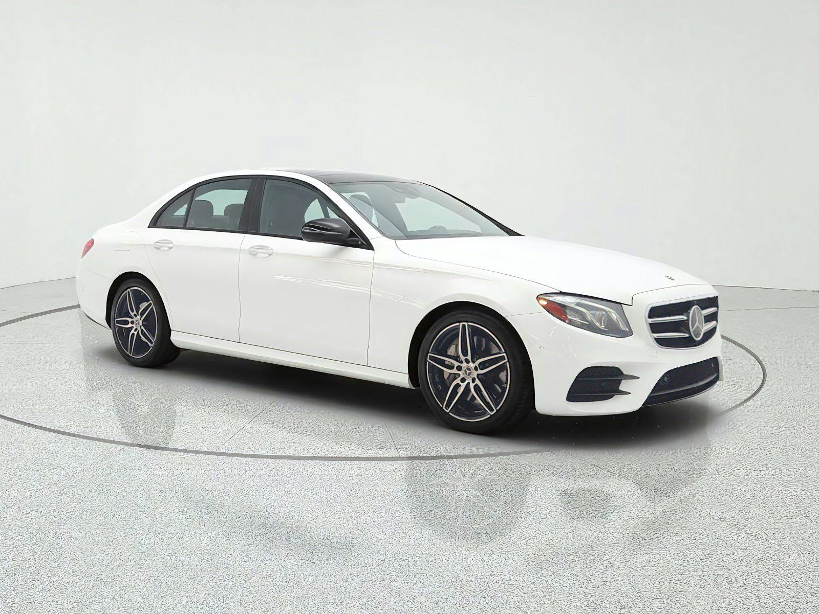 Used 2019 Mercedes-Benz E 300 image 3