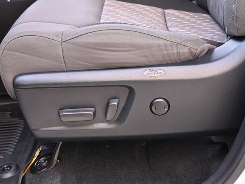 Used 2018 Toyota Tundra SR5 w/ TRD Off Road Package image 27