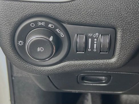 Used 2017 Jeep Cherokee Limited AWD/4WD image 11