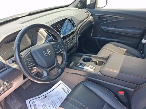 Used 2024 Honda Passport TrailSport image 4
