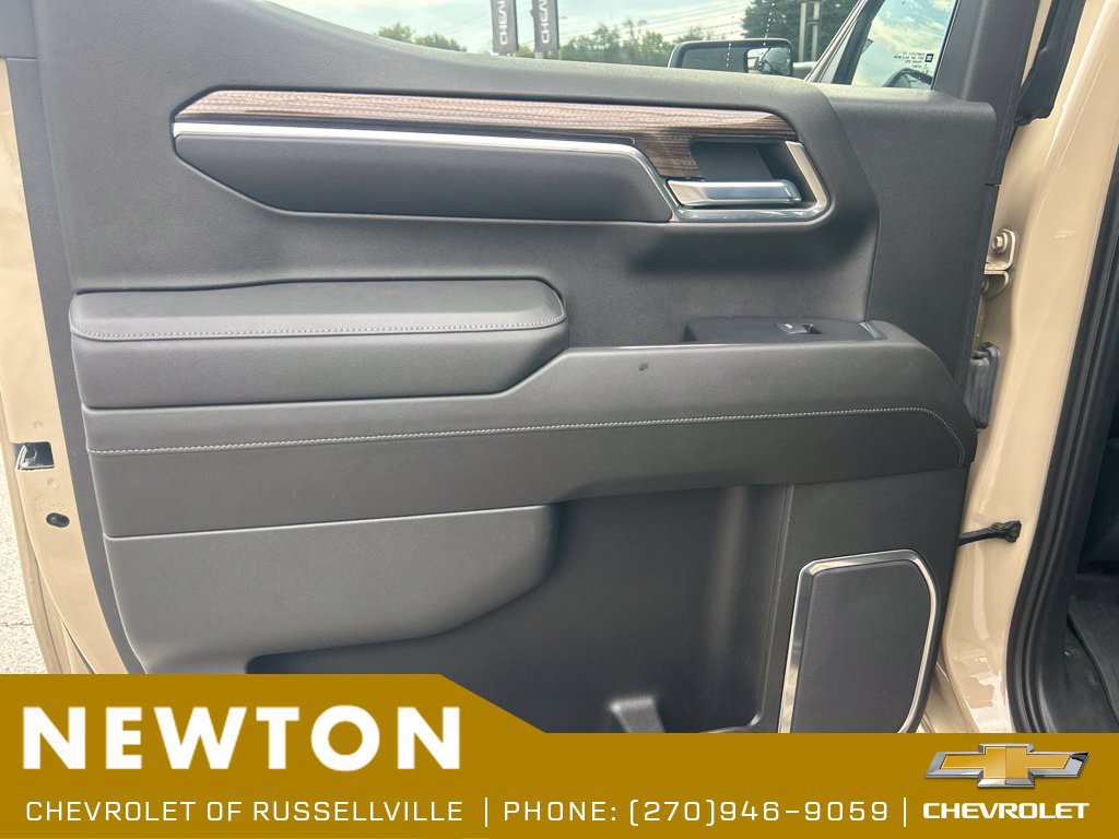 Used 2022 Chevrolet Silverado 1500 LT Trail Boss w/ LT Trail Boss Premium Package AWD/4WD image 34