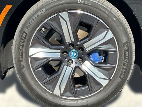Used 2024 BMW iX xDrive50 w/ Sport Package AWD/4WD image 12