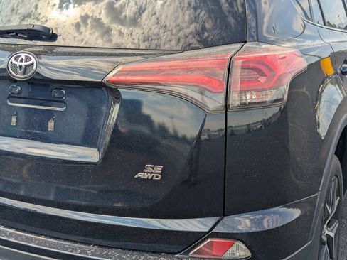 Used 2017 Toyota RAV4 SE AWD/4WD image 4