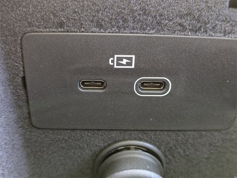 New 2026 Volvo XC90 B6 Plus w/ Protection Package Premier image 21