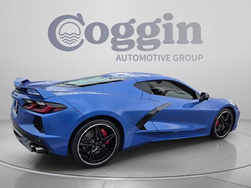 Used 2022 Chevrolet Corvette Stingray Premium Cpe w/ Z51 Performance Package RWD image 5