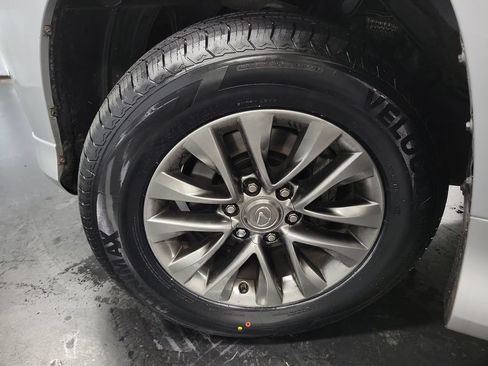Used 2016 Lexus GX 460 Luxury w/ Preferred Accessory Package AWD/4WD image 13