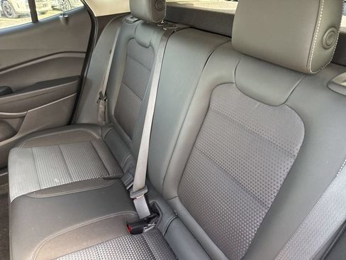 Used 2025 Chevrolet Trax LT w/ LT Convenience Package FWD image 22