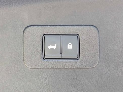 Used 2022 Nissan Armada SV w/ SV Appearance Package RWD image 14