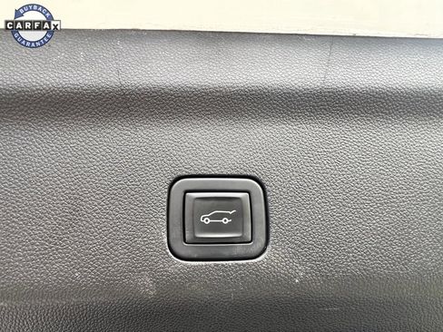 Used 2023 GMC Yukon Denali image 32