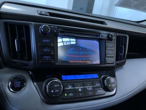Used 2013 Toyota RAV4 Limited AWD/4WD image 28