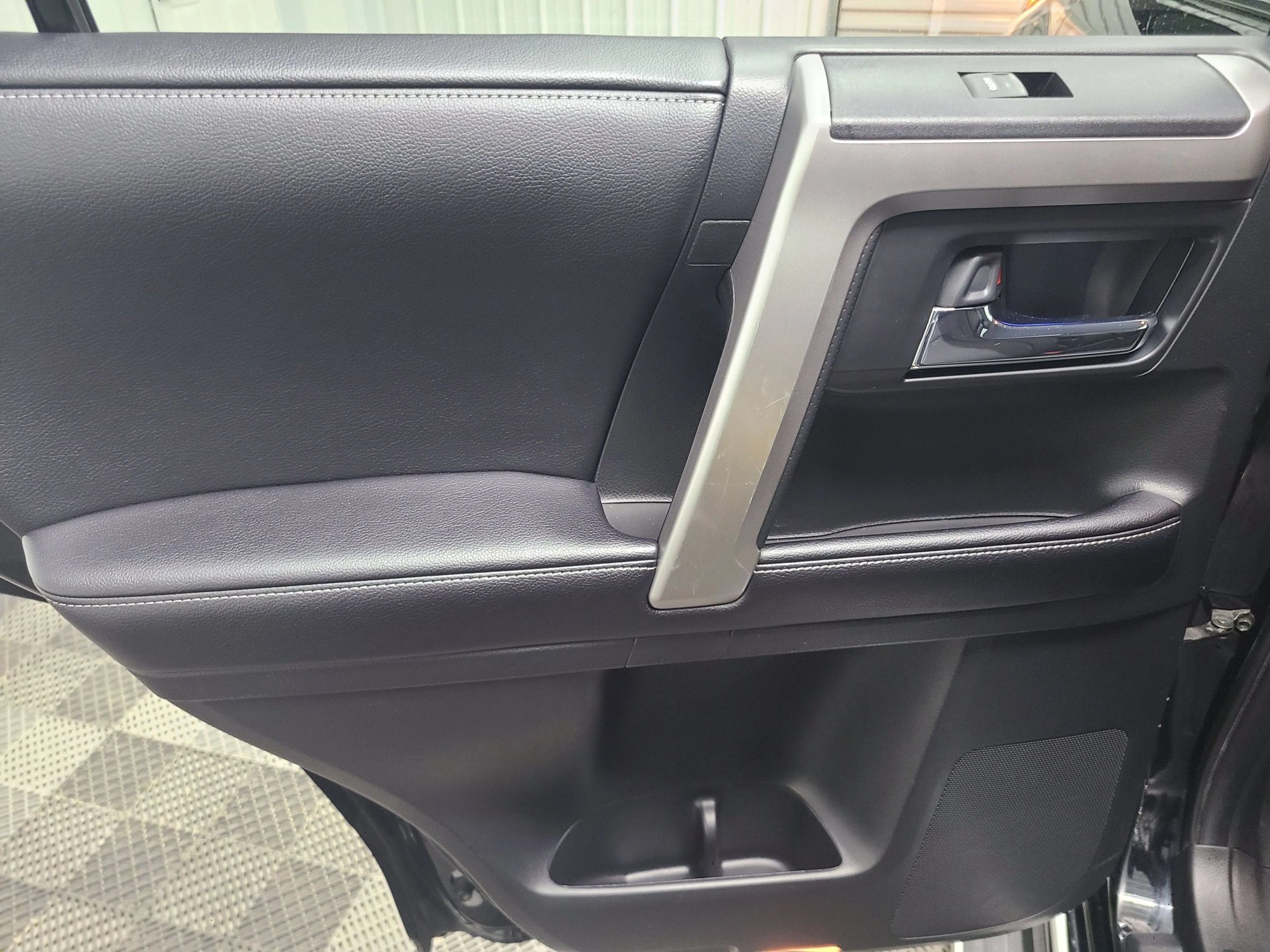 Used 2017 Toyota 4Runner Limited AWD/4WD image 37