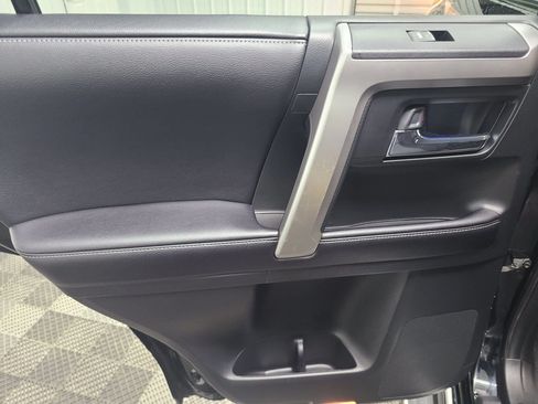 Used 2017 Toyota 4Runner Limited AWD/4WD image 37