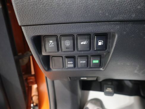 Used 2019 Nissan Rogue SV AWD/4WD image 30